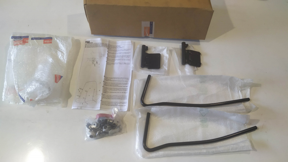 ap8700818-attacchi-per-parabrezza-ap8790152-orignali-aprilia-sr-stealth-www-97-01---sr-125-99-01-4