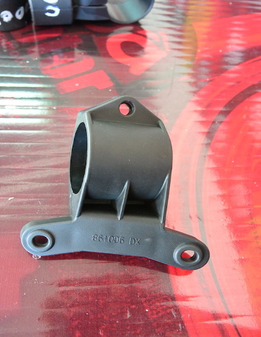 brida-carenado-delantero-861006