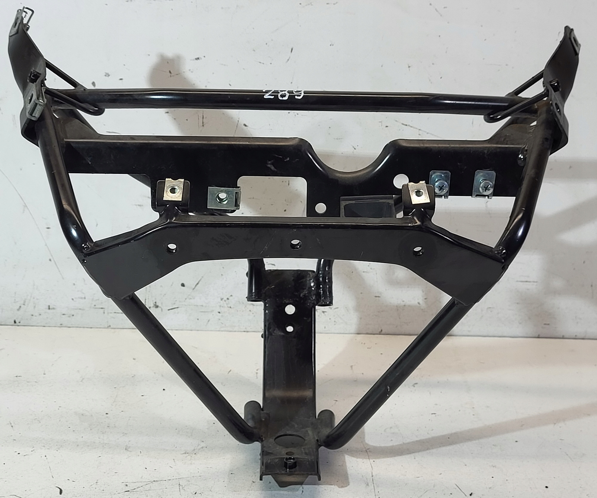 Stelaz-przod-czachy-6539365-Piaggio-XEVO-X-EVO-125-250-400-2007-2016r-X8